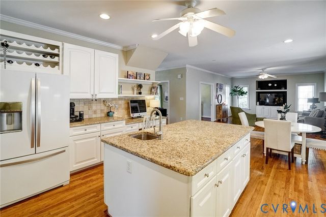 9109 Carrington Woods Dr, Glen Allen, VA 23060