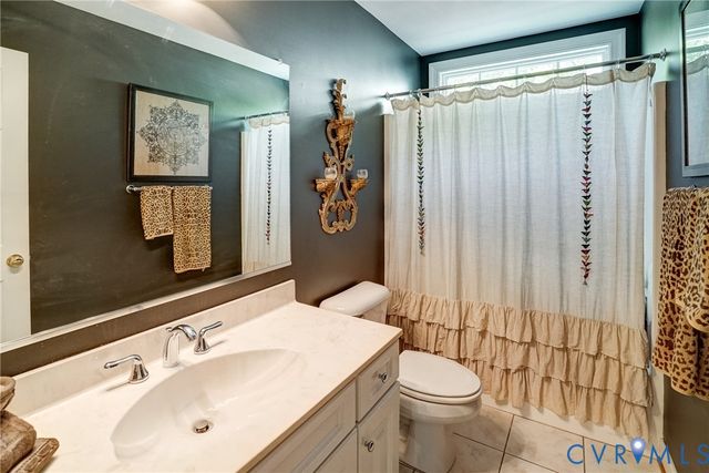 9109 Carrington Woods Dr, Glen Allen, VA 23060