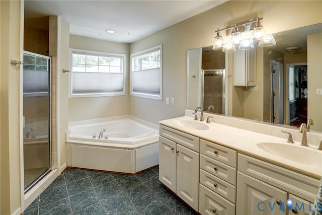 9109 Carrington Woods Dr, Glen Allen, VA 23060