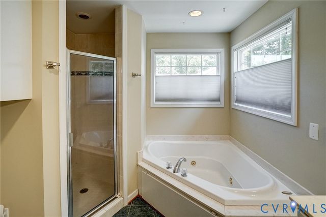 9109 Carrington Woods Dr, Glen Allen, VA 23060