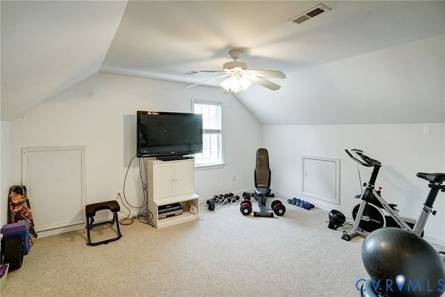 9109 Carrington Woods Dr, Glen Allen, VA 23060