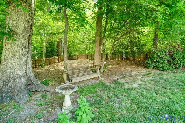 9109 Carrington Woods Dr, Glen Allen, VA 23060