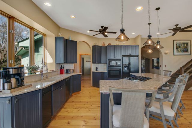 859 Old Kirk Road, Geneva, IL 60134