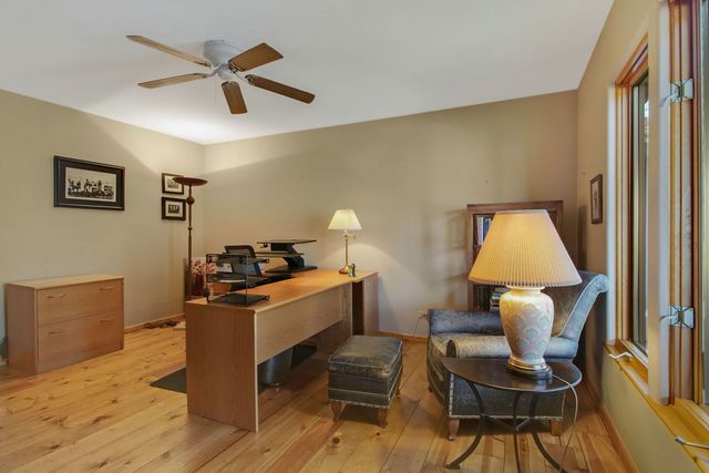 859 Old Kirk Road, Geneva, IL 60134