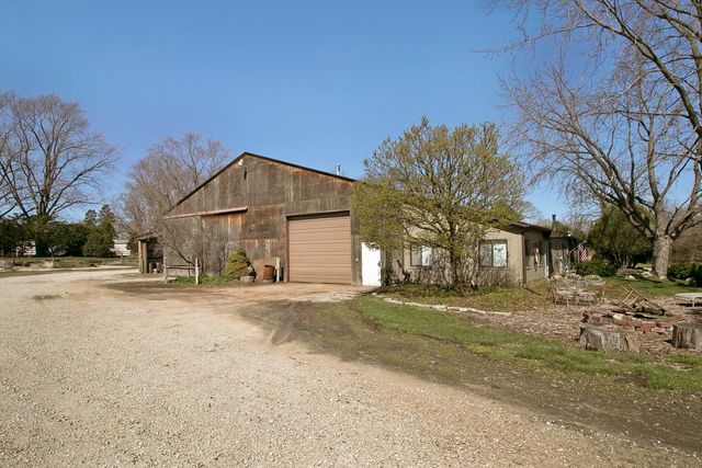 859 Old Kirk Road, Geneva, IL 60134