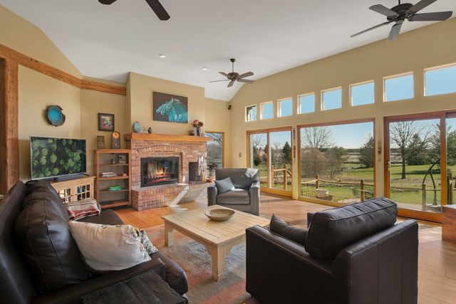 859 Old Kirk Road, Geneva, IL 60134