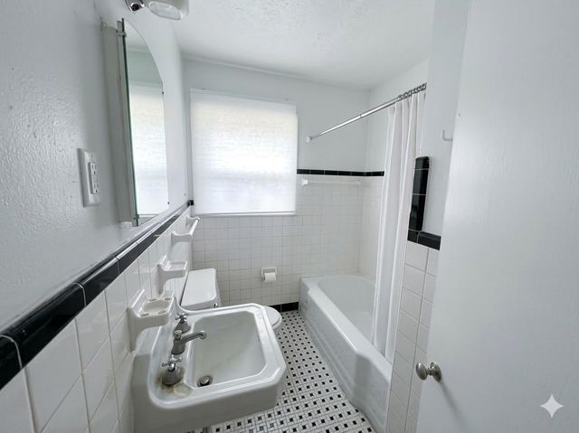1928 North Blvd 01, Houston, TX 77098