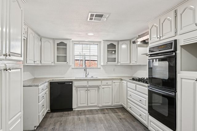 4350 Wedgmont Circle S, Fort Worth, TX 76133