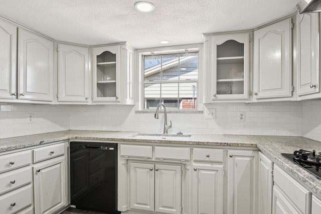 4350 Wedgmont Circle S, Fort Worth, TX 76133