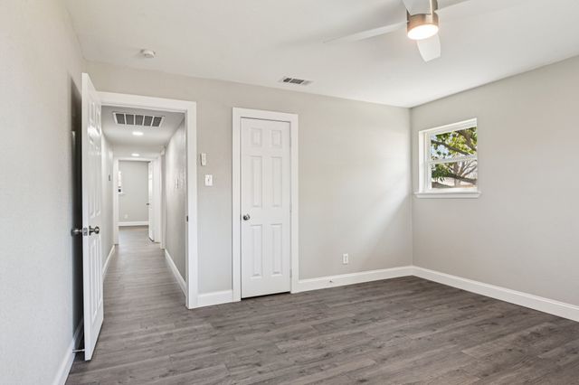 4350 Wedgmont Circle S, Fort Worth, TX 76133