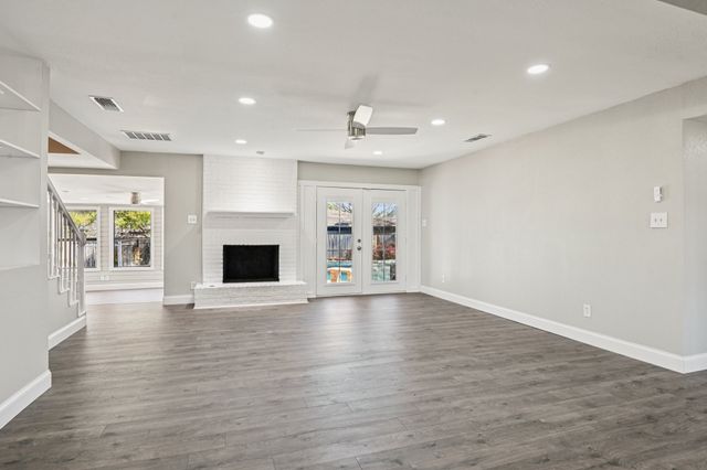 4350 Wedgmont Circle S, Fort Worth, TX 76133