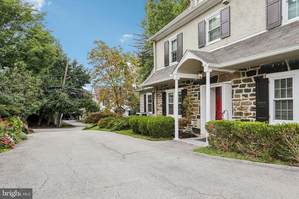 519 S NARBERTH AVE, MERION STATION, PA 19066 — photo 2