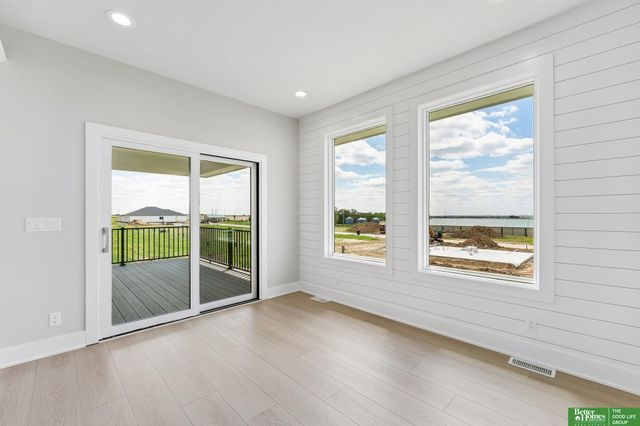 11722 S 124th Avenue, Papillion, NE 68046