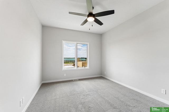 11722 S 124th Avenue, Papillion, NE 68046