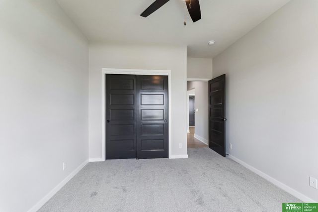 11722 S 124th Avenue, Papillion, NE 68046