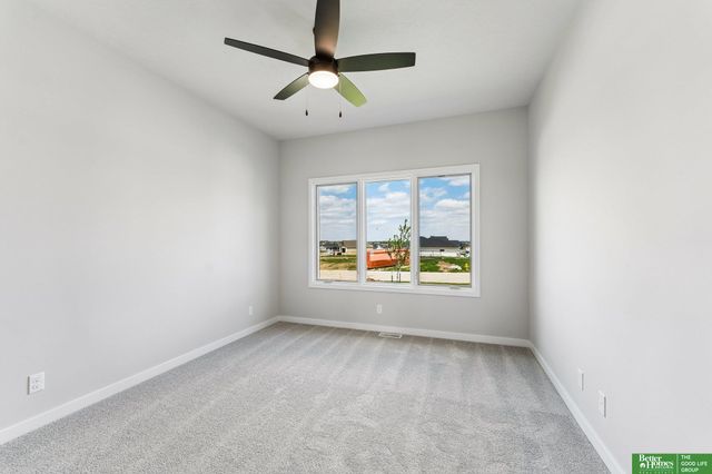 11722 S 124th Avenue, Papillion, NE 68046