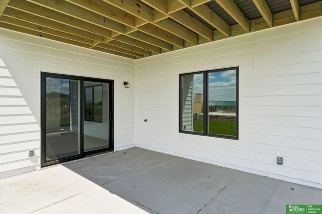 11722 S 124th Avenue, Papillion, NE 68046