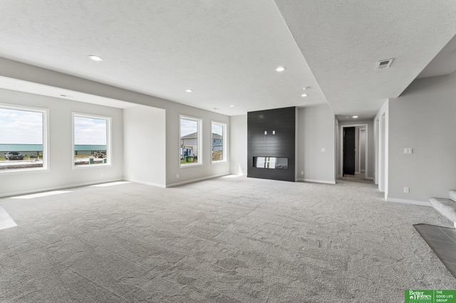 11722 S 124th Avenue, Papillion, NE 68046