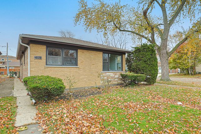 7501 East Prairie Road, Skokie, IL 60076