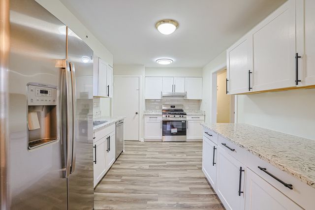 7501 East Prairie Road, Skokie, IL 60076