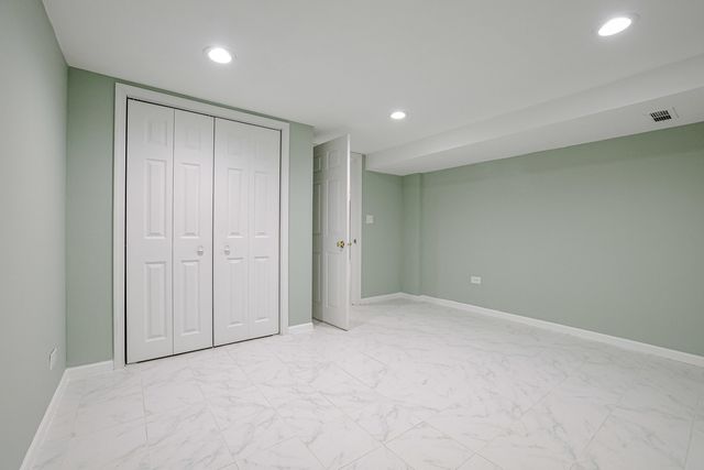 7501 East Prairie Road, Skokie, IL 60076