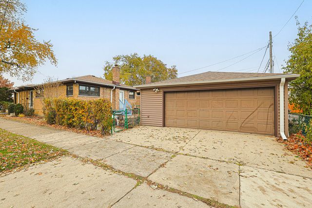 7501 East Prairie Road, Skokie, IL 60076