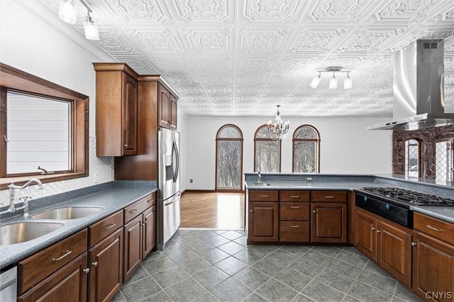 150 Valleygate Drive, Parish, NY 13131