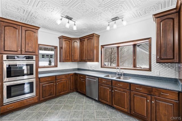 150 Valleygate Drive, Parish, NY 13131