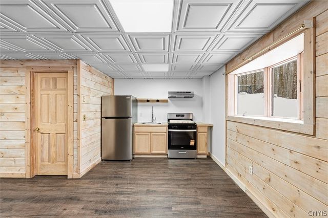 150 Valleygate Drive, Parish, NY 13131