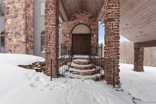 150 Valleygate Drive, Parish, NY 13131