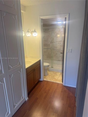 3740 Inverrary Drive 2Q, Lauderhill, FL 33319