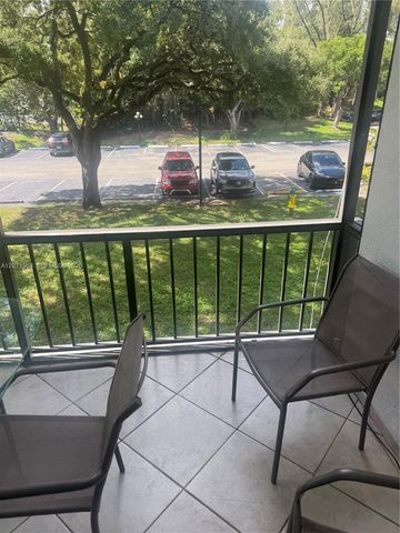 3740 Inverrary Drive 2Q, Lauderhill, FL 33319