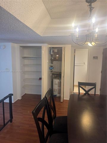 3740 Inverrary Drive 2Q, Lauderhill, FL 33319