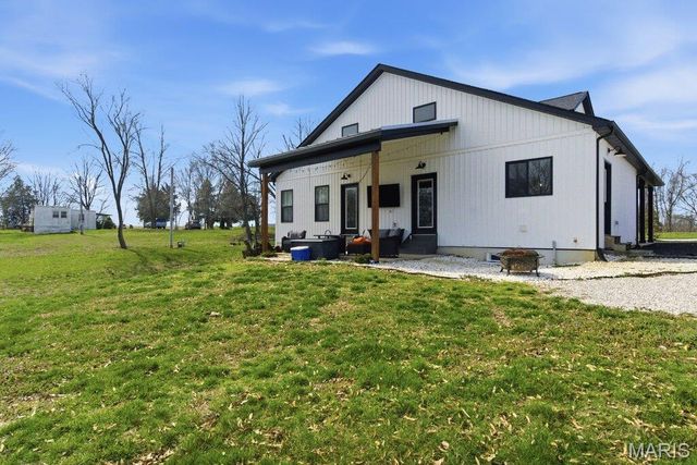 6104 Old Red Bud Road, Waterloo, IL 62298