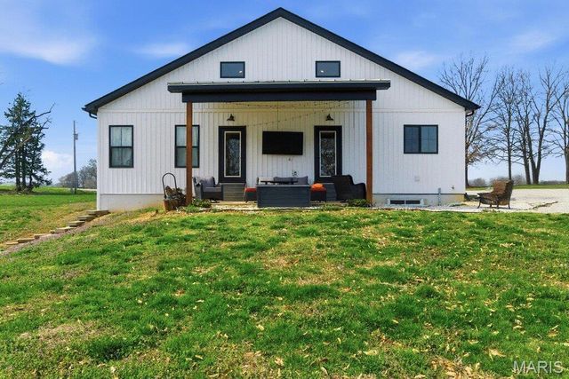 6104 Old Red Bud Road, Waterloo, IL 62298