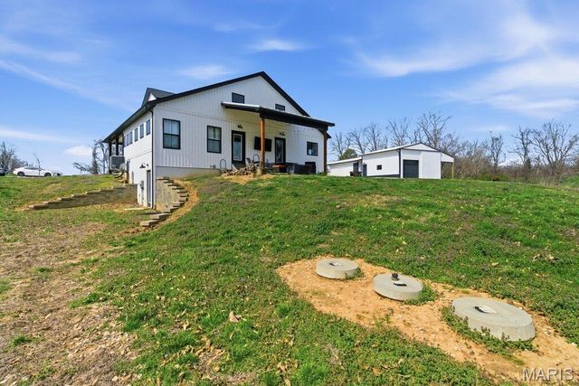 6104 Old Red Bud Road, Waterloo, IL 62298