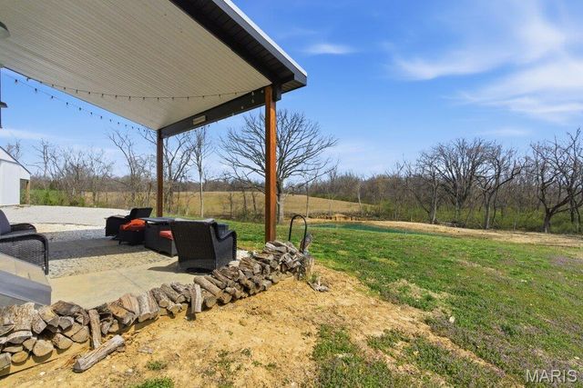 6104 Old Red Bud Road, Waterloo, IL 62298