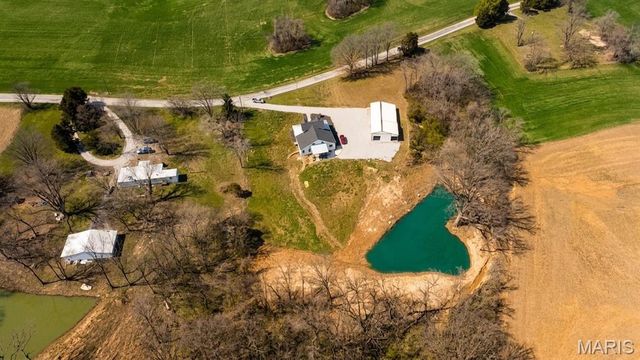 6104 Old Red Bud Road, Waterloo, IL 62298