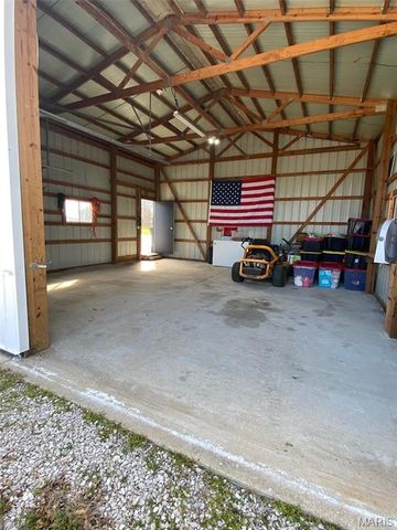 6104 Old Red Bud Road, Waterloo, IL 62298