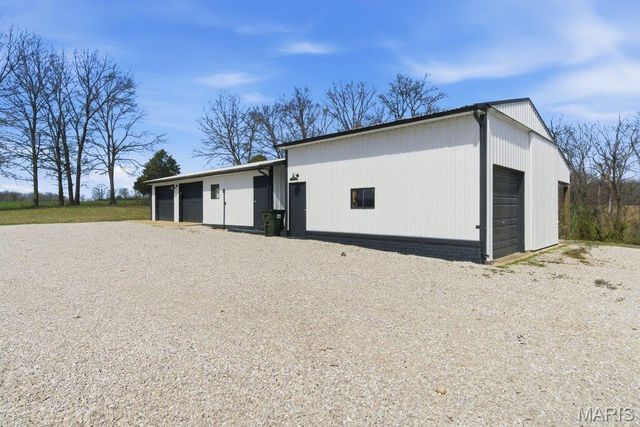6104 Old Red Bud Road, Waterloo, IL 62298