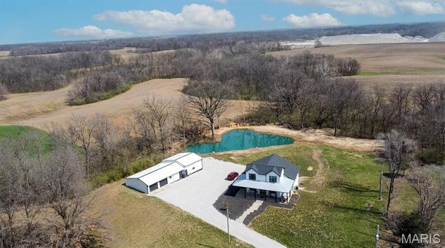 6104 Old Red Bud Road, Waterloo, IL 62298