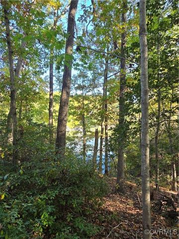 197C Levering Ln, Weems, VA 22576