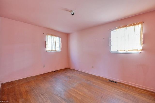 37 N Mallory ST, Hampton, VA 23663