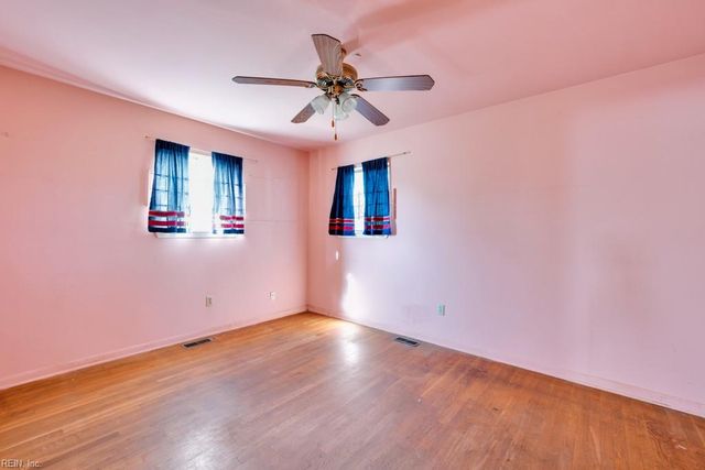 37 N Mallory ST, Hampton, VA 23663