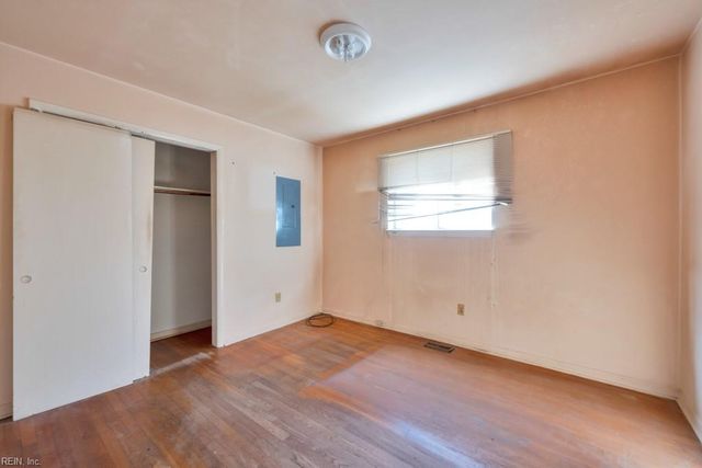 37 N Mallory ST, Hampton, VA 23663