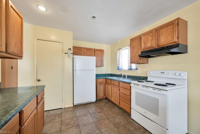 37 N Mallory ST, Hampton, VA 23663