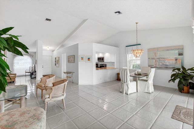 14323 Via Royale 2, Delray Beach, FL 33446