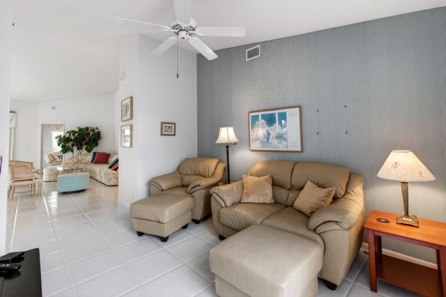 14323 Via Royale 2, Delray Beach, FL 33446