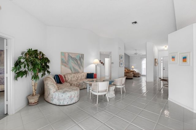 14323 Via Royale 2, Delray Beach, FL 33446