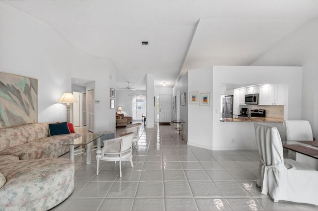 14323 Via Royale 2, Delray Beach, FL 33446
